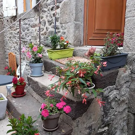 D'une Avec Terrasse Et Wifi A Sur Sarthe Апартаменты Френе-сюр-Сарт