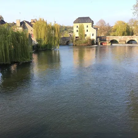 D'une Avec Terrasse Et Wifi A Sur Sarthe