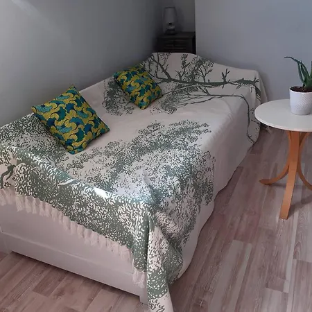 D'une Avec Terrasse Et Wifi A Sur Sarthe
