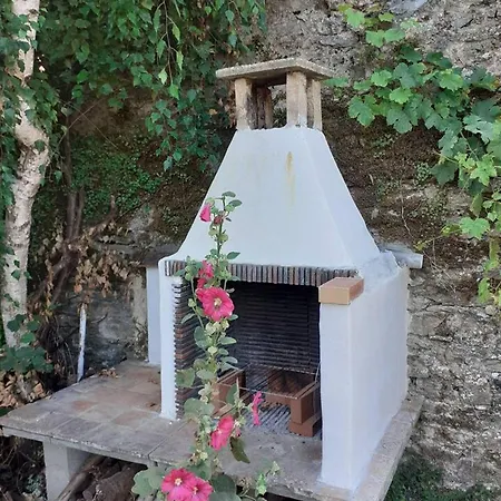 D'une Avec Terrasse Et Wifi A Sur Sarthe * Френе-сюр-Сарт