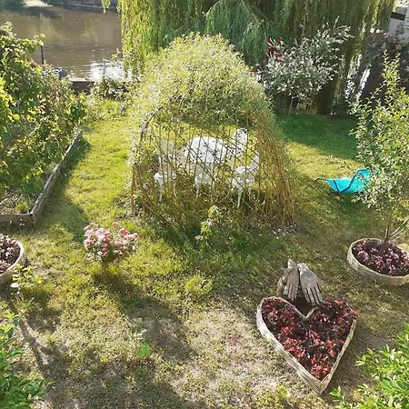 D'une Avec Terrasse Et Wifi A Sur Sarthe Апартаменты Френе-сюр-Сарт